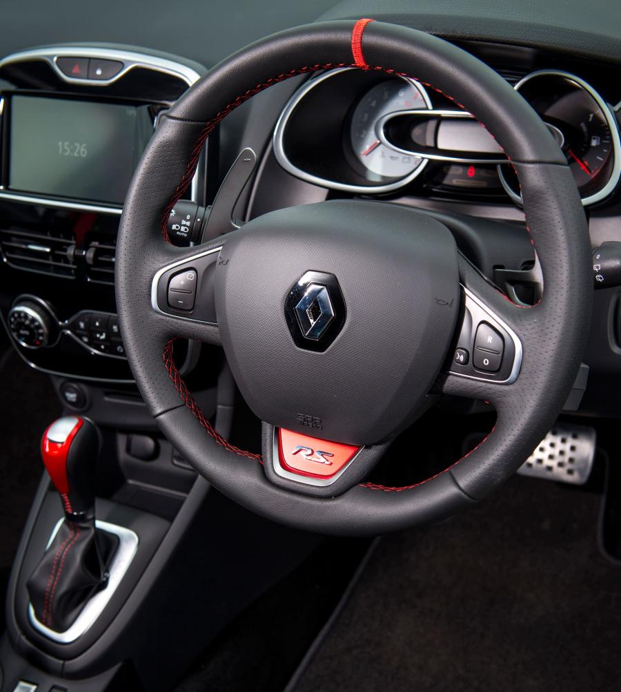  Renault Clio R.S. 220 Trophy 2015 года  (фото 39 из 48)